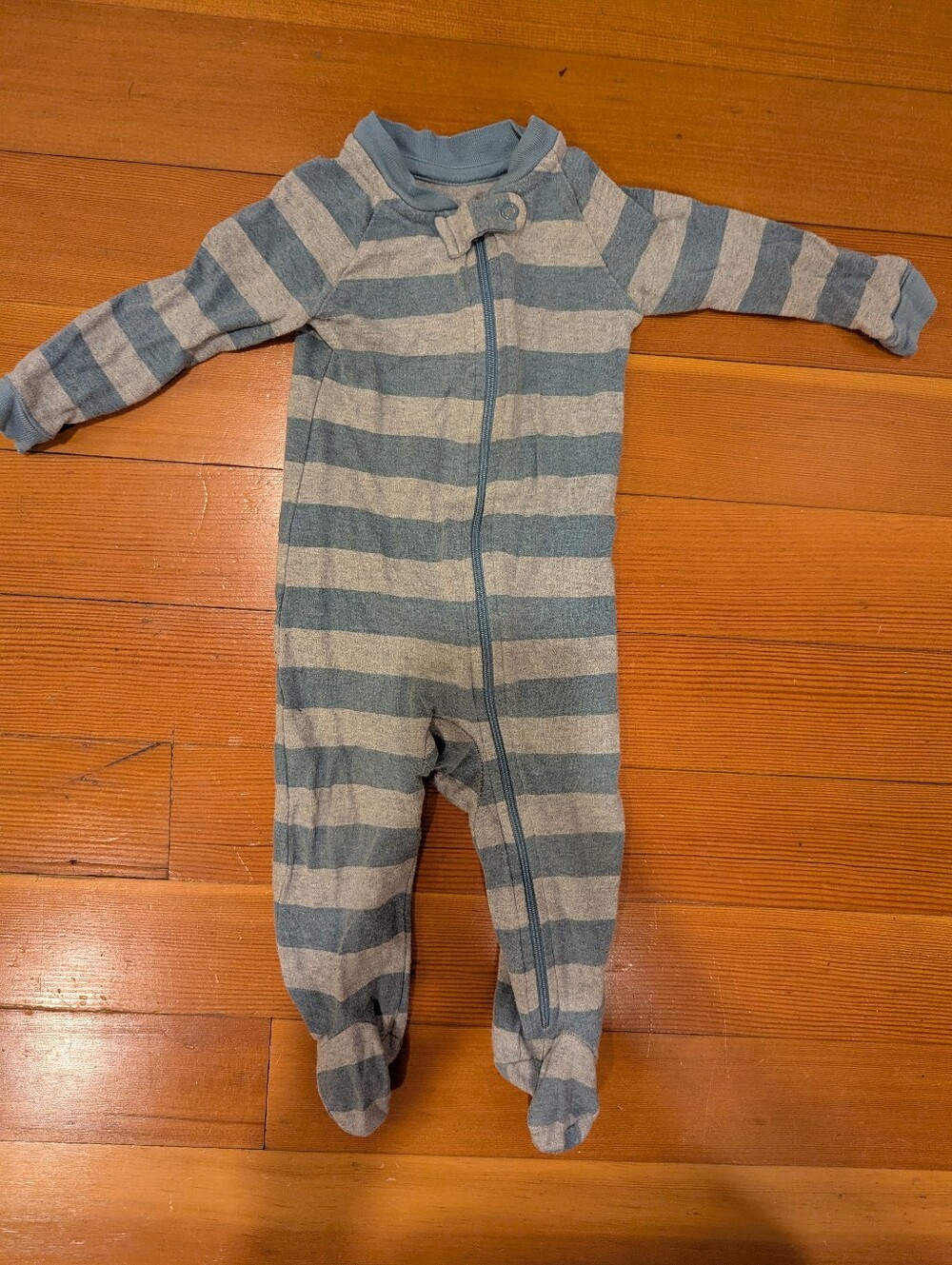 Pact organic blue stripes Footed Baby One-Piece Zip Sleeper, 6-9 mo, good